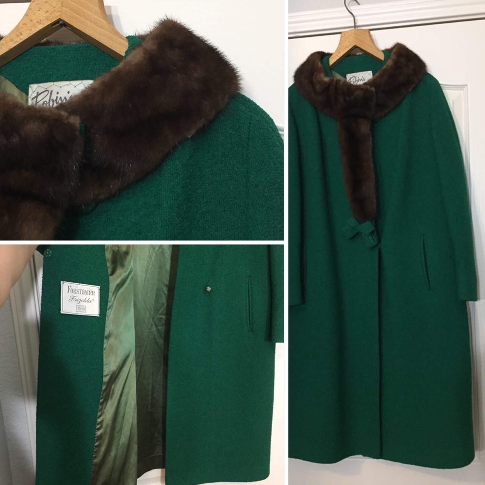 SOLD! Vintage green genuine fur collar coat...